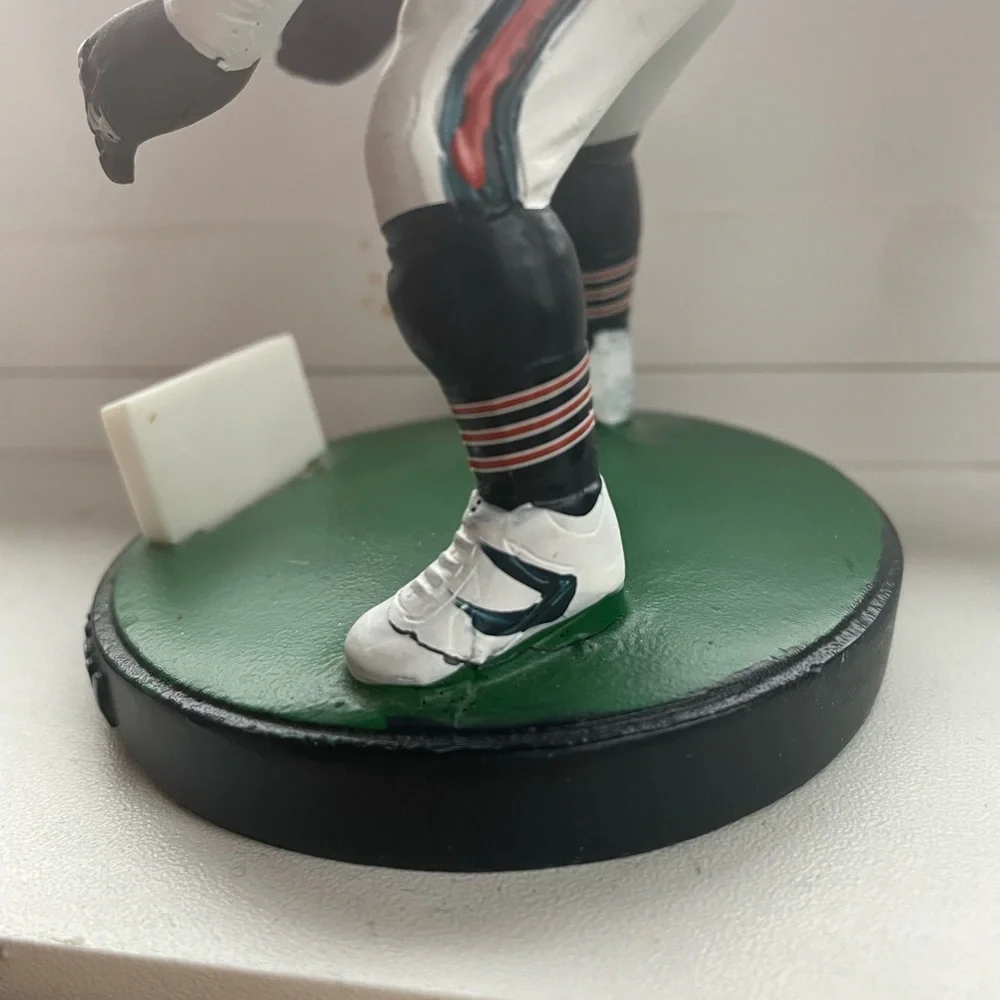 4 pc. Chicago Bears NFL Bobblehead Set - Picture 7 of 8